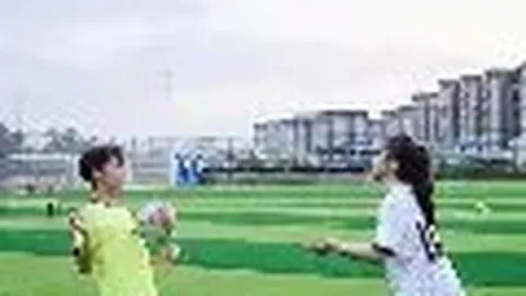 “LOL全球先锋之战蓄势待发，LPL队伍谁将独步江湖，迎战LCK豪强？”